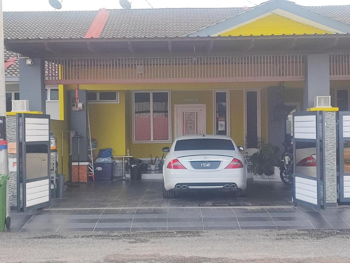 Auranad Guest House Tanah Merah Wifi-Netflix Zewnętrze zdjęcie